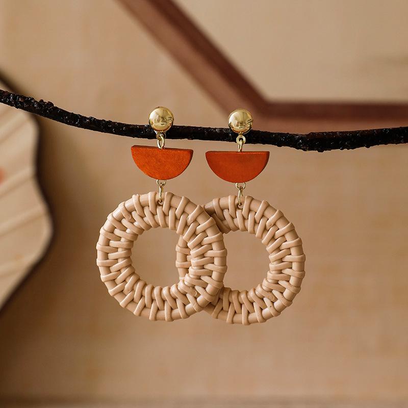 Cercei Stud Retro Ochi de Tigru în Maro Ambră - Bijuterii Elegante de Toamnă și Iarnă