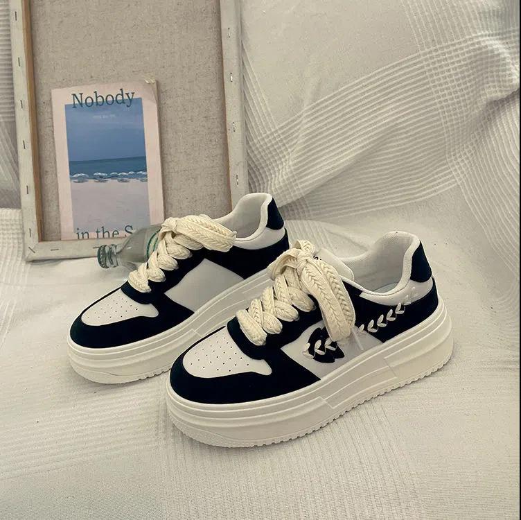 2025 direct sales big head platform white shoes women's summer 2025 new spring and autumn tide versatile niche original sports shoes