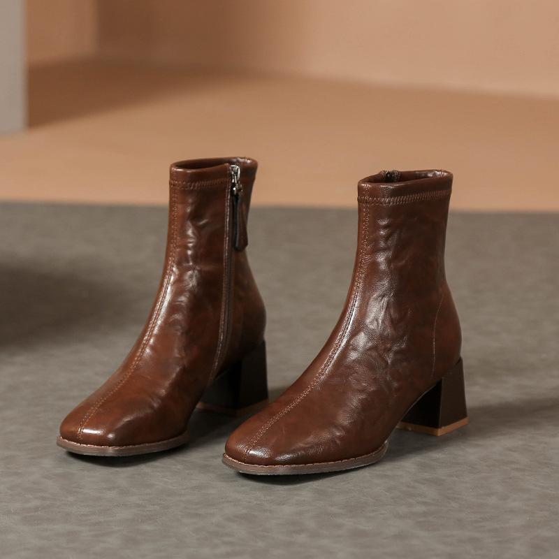 Модные ретро осенне-зимние короткие ботинки толстый каблук квадратный носок тонкие женские кожаные ботинки бархатные универсальные новые женские низкие ботинки 34 3619₽