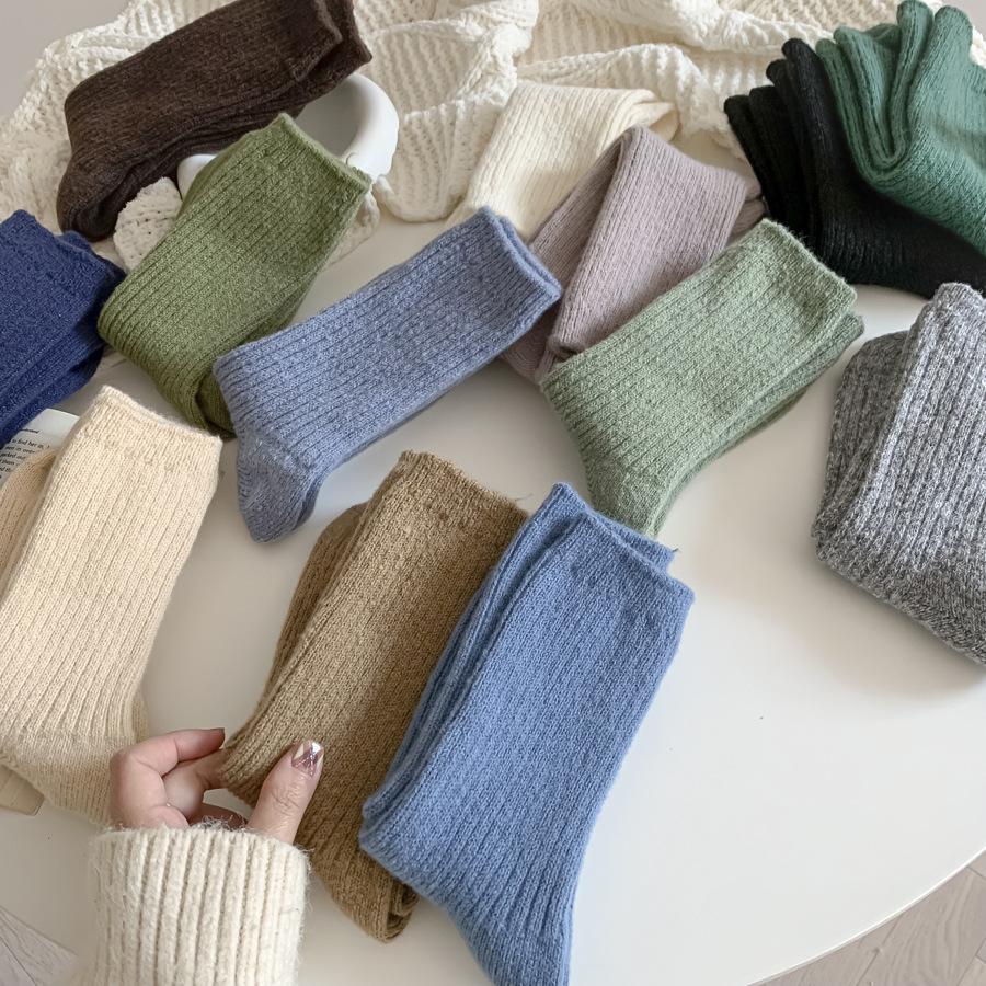 Warme Damen-Wollsocken im japanischen Stil, mittellang - Trendige, vielseitige Herbst-Winter-Kaschmir-Stulpen-Socken