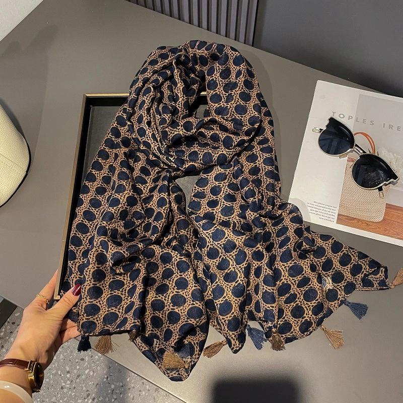 Fashion Bohemina Ethnic Floral Viscose Shawls Scarf Lady Thin Tassel Wrap Pashmina Stole High Quality Foulards Hijab Sjaal