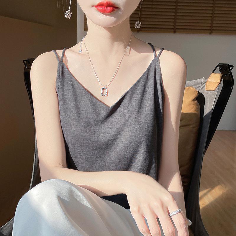 

Cross-Strap Sleeveless Knit Top: Perfect for Spring/Summer Layering with 2025 Suit, Double Shoulder Design. XXL
