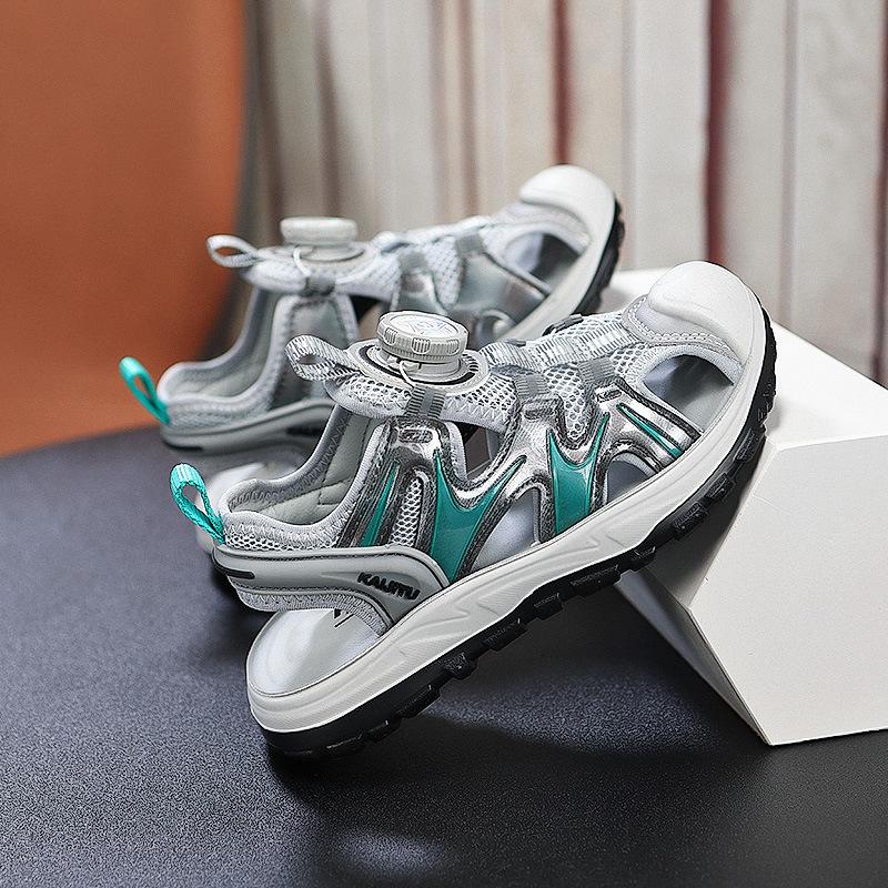 

Boys sandals summer new children s sports non-slip and anti-collision boys bag head sandals medium and older children s soft-soled beach shoes 38