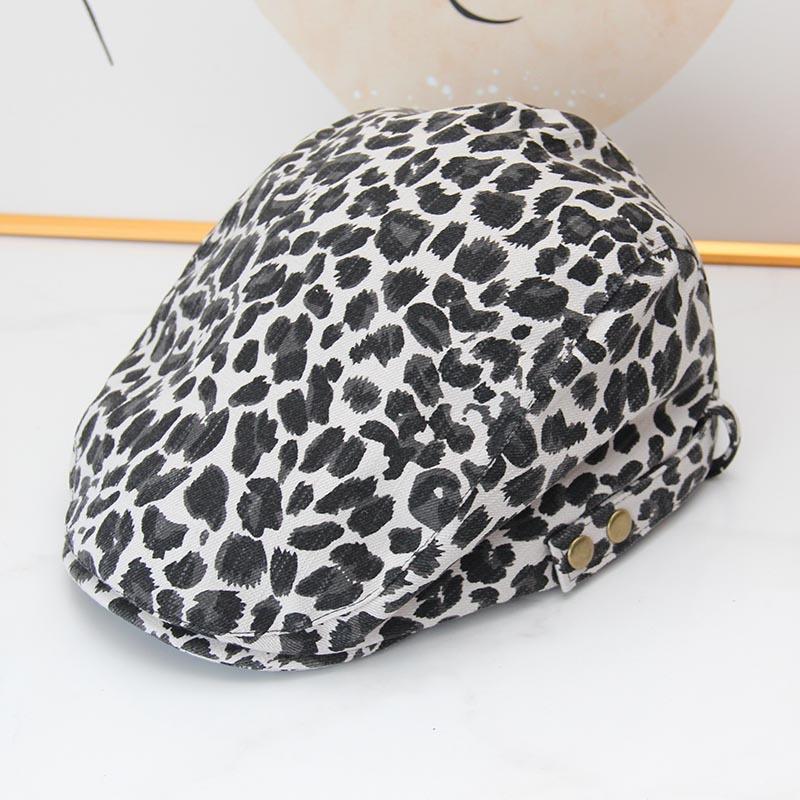 Classic American retro leopard print forward hat women's big head circumference autumn and winter peaked hat fashion warm face small beret