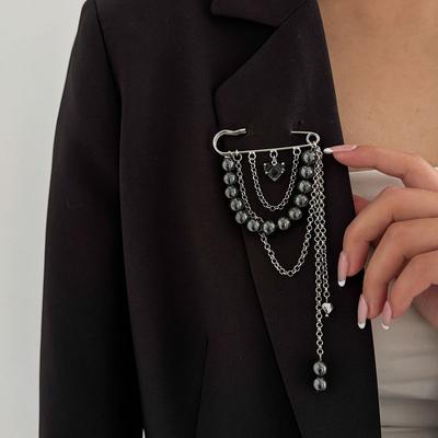 Broșe și accesorii pentru corp