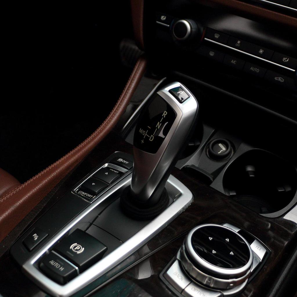 Kryt řadicí páky pro BMW řady 1-7, X3, X4, platforma F (Řada 3 a 5)