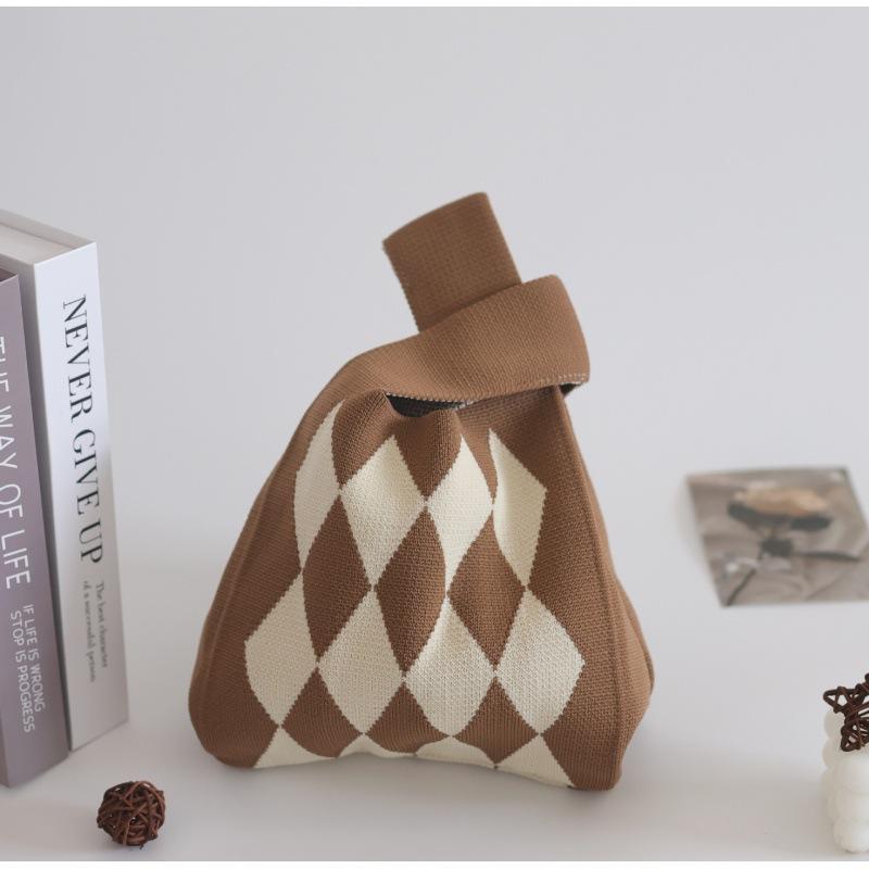 Ins Internet celebrity handbag women's knitted wool bucket bag Japanese and Korean version versatile hand carry casual tote bag box lunch bag