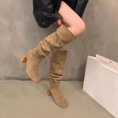 Botas largas de gamuza con tacón alto de punta cuadrada apilado 2025 nuevo otoño e invierno finas pero hasta la rodilla