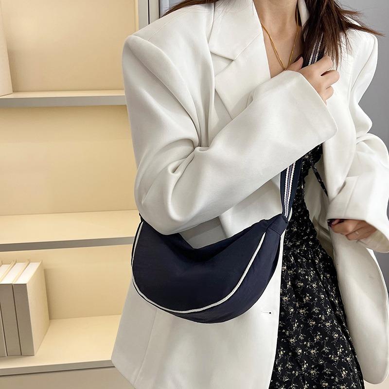 New sports red breast bag versatile handsome girl messenger bag casual fashion shoulder bag messenger bag