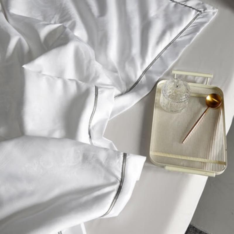 Tangna Home Textiles All-Season Mulberry Silk Blend Quilt