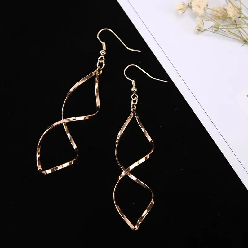 New Fashion Creative Trend Men s Retro Black Tassel Long Chain Punk Earrings Hip Hop Rivets Earrings Female Gothic Party Zircon