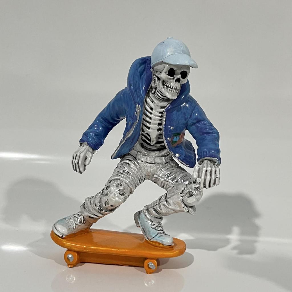 Cross-Border Cool Skeleton Figurines: Halloween Resin Ornaments and Decorations