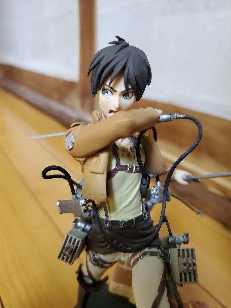 [USED] Attack On Titan Eren Yeager Figure