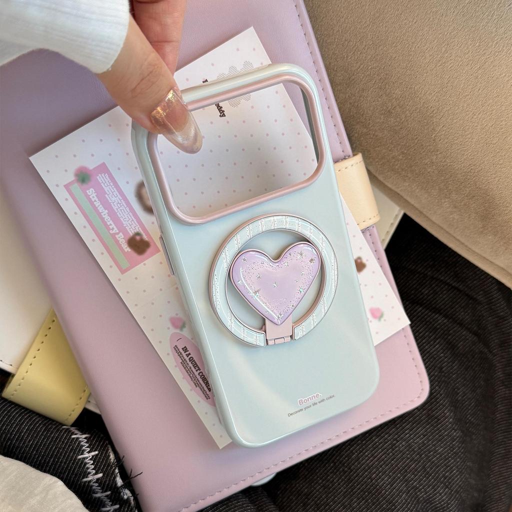 Gilded Heart-Shaped Magnetic Stand