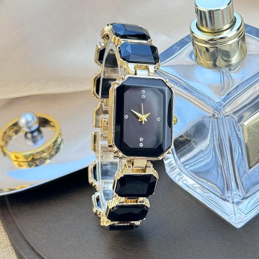 Piccolo Cubo di Zucchero, Grande Gemma, Colore Smeraldo, Orologio Bracciale di Moda di Nicchia di Alta Gamma Lusso Leggero, Orologio Quadrato da Donna