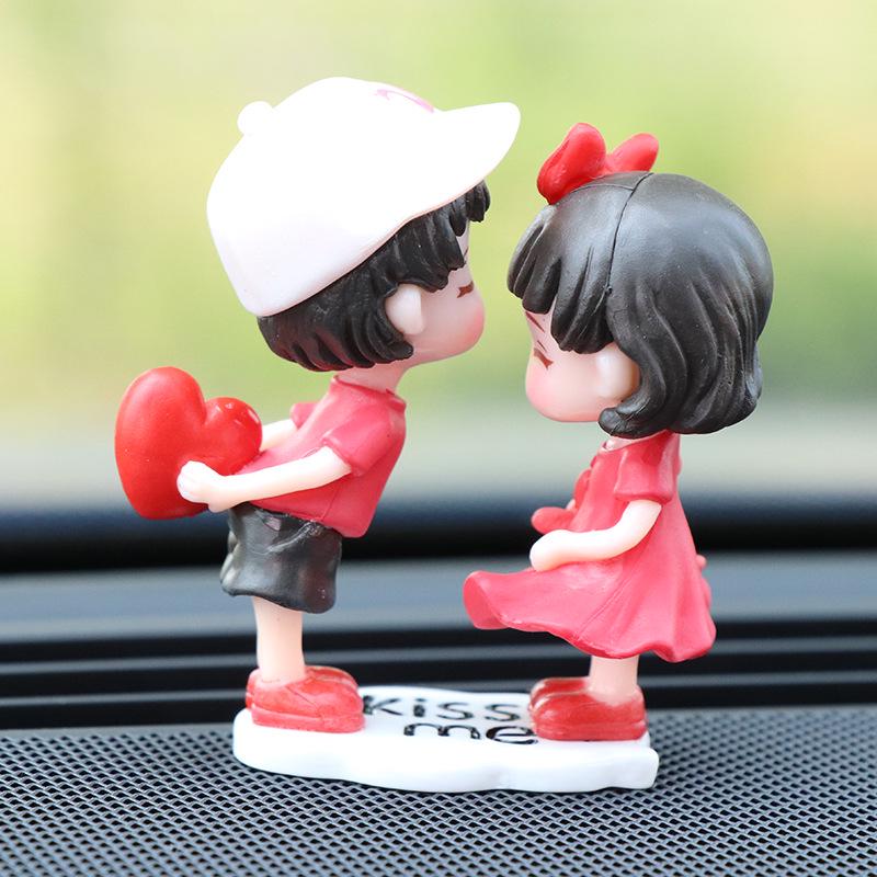 Cute Kissing Couple Dolls: Electric Car Interior Ornaments