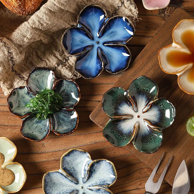 Retro Kiln-Baked Ceramic Petal-Shaped Dipping Plate, Lightweight Seasoning & Sauce Dish for Home & Restaurant Use