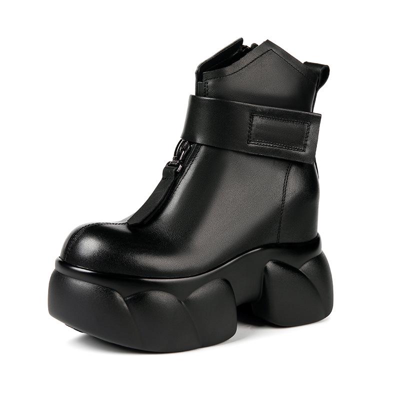 Women's Small Leather Martin Boots, Thick Sole, Chunky Heel, Versatile Low-Top Short Boots for Autumn/Winter 2025.