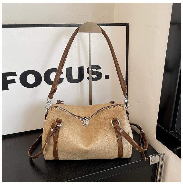 Versatile Single-shoulder Bag with Large Capacity, Retro Commuter Crossbody Bag