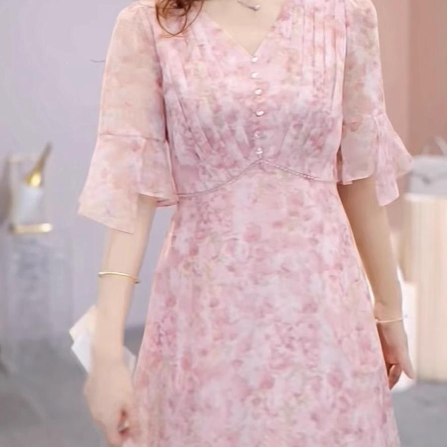 Temperament Light Feather Silk Temperament Foreign Style Dignified Elegant Muse Dress Skirt 2026 Summer New Short-sleeved Elegant Skirt
