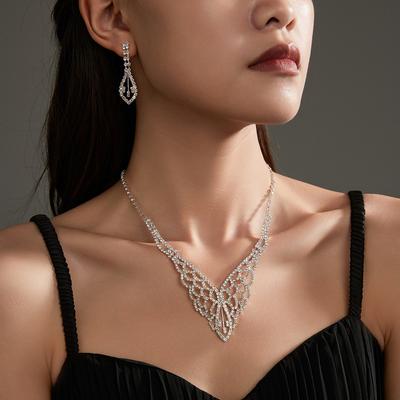 Europäischer und amerikanischer High-End-Temperament glänzender Strass-Halskette Ohrringe zweiteiliges Set, modische Schmetterlings-Halskette Ohrschmuck