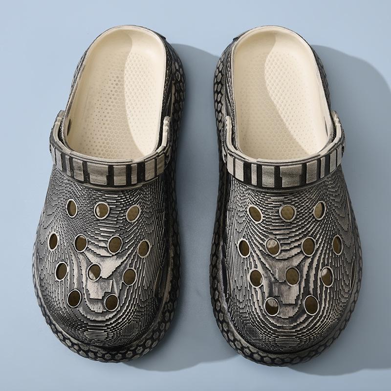 2025 Summer Lightweight EVA Clog Sandals for Men - Non-Slip, Wear-Resistant, Versatile, and Casual with a Thick Sole.