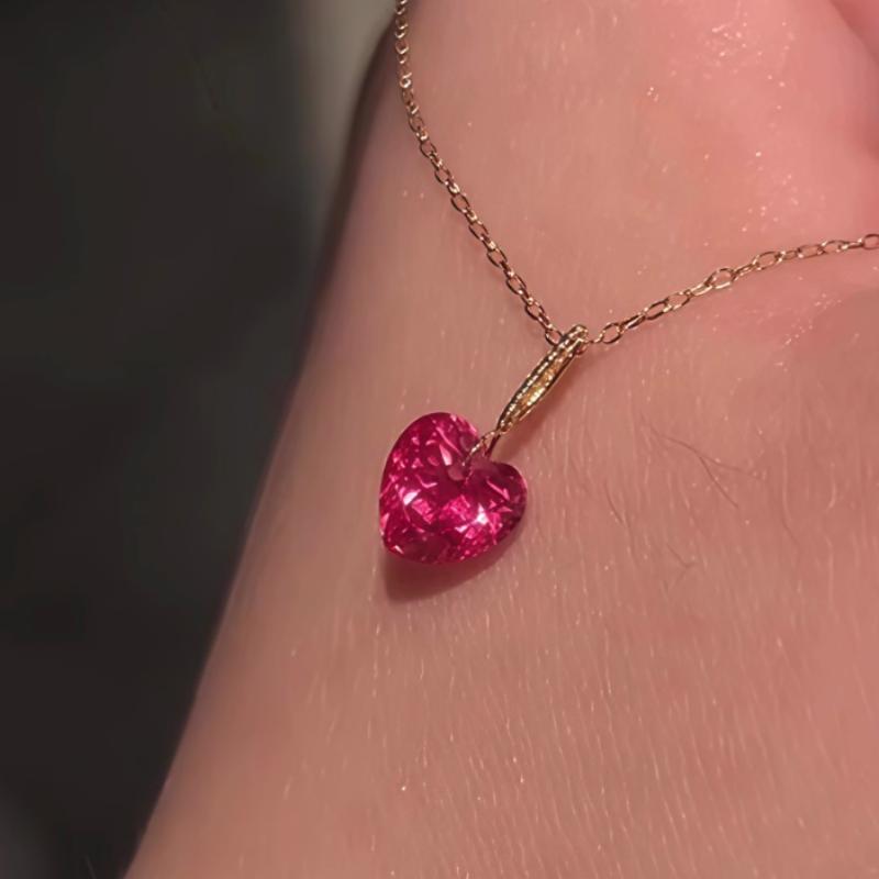 Stainless Steel Waterproof Gold-Plated Red Zircon Pendant Necklace for Women Y2K Sweet Heart-Shaped Clavicle Chain Jewelry Gifts