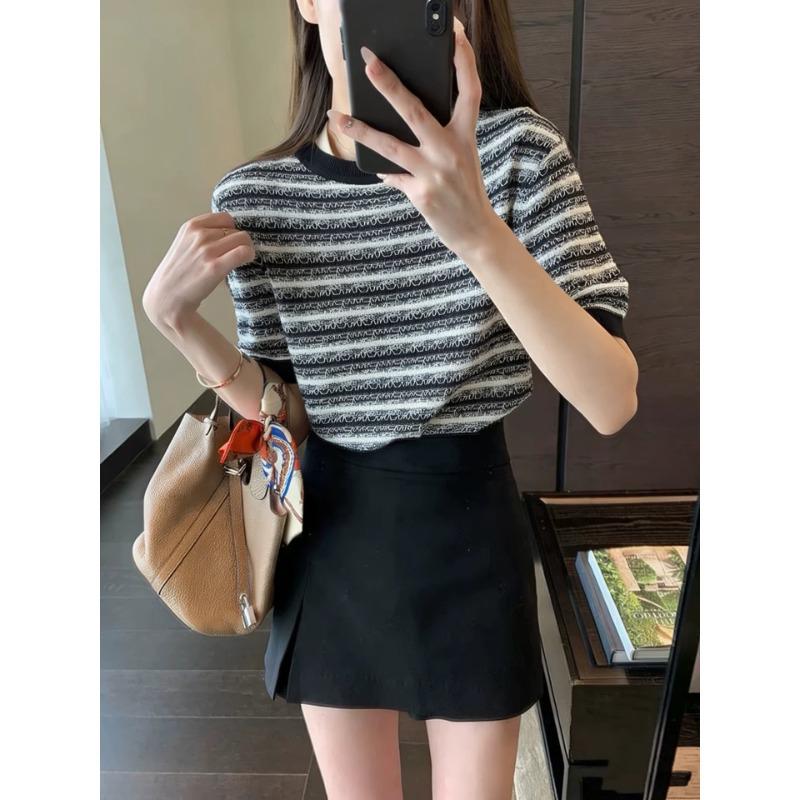 Women s French Style 3D Jacquard Stripe Short-Sleeve Lightweight T-Shirt for Spring/Summer M