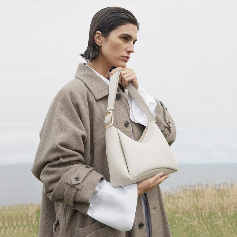 Spring New Cowhide Casual Temperament Genuine Leather One Shoulder Underarm Commuting Bag