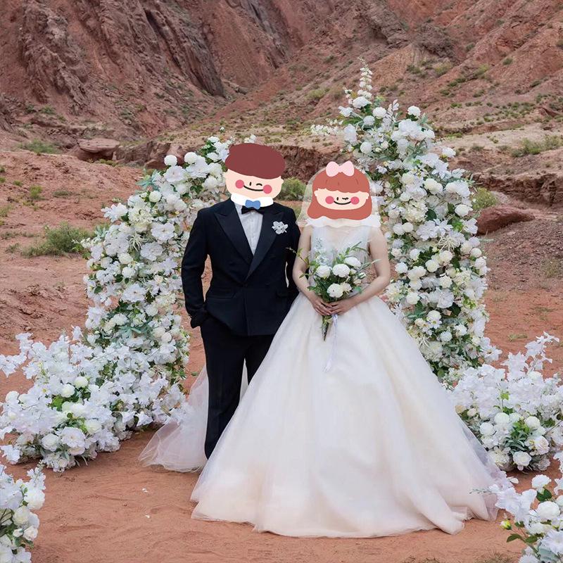 White Horn Artificial Floral Art Wedding Arch for Photography & DIY Decorations