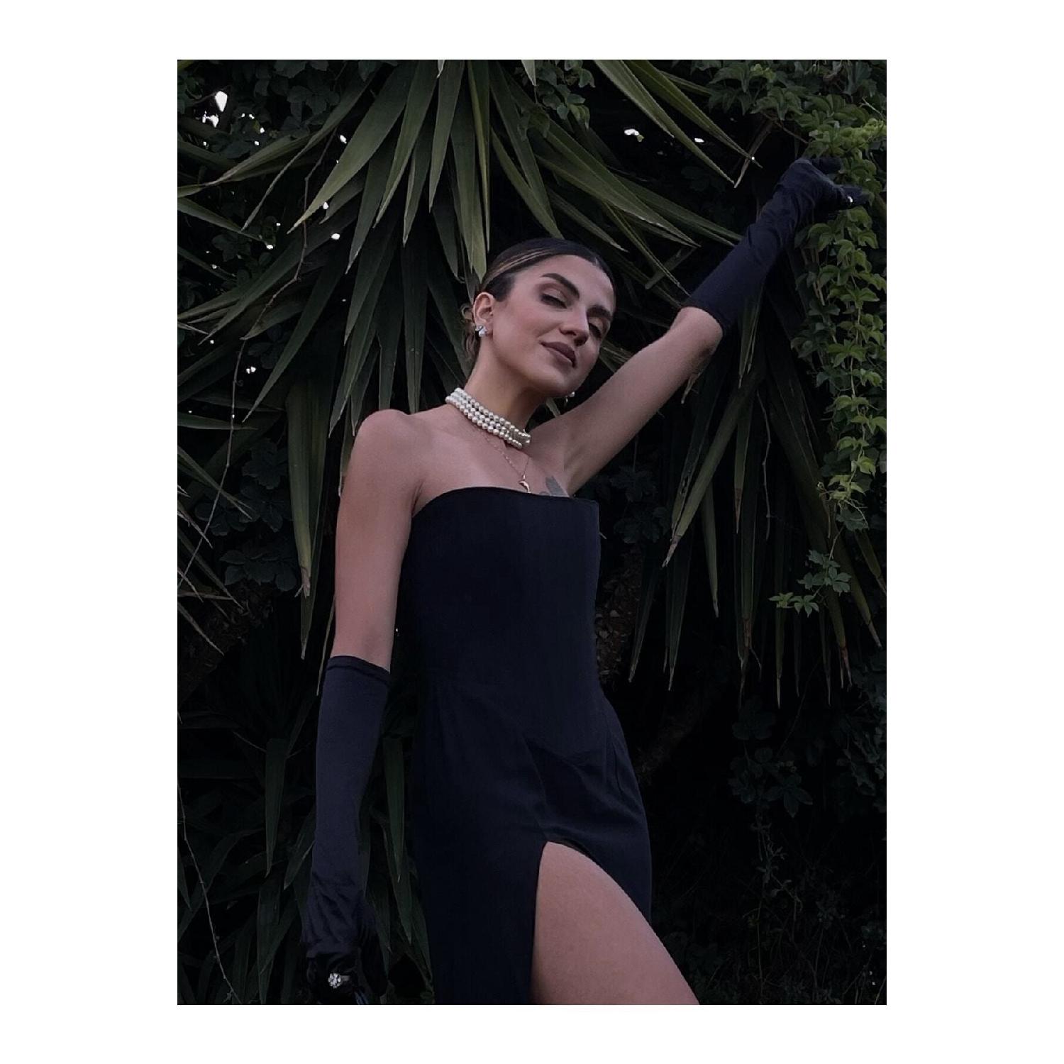 

Louvre 3 -sequential Choker Glass Inci Necklace Gold Clips