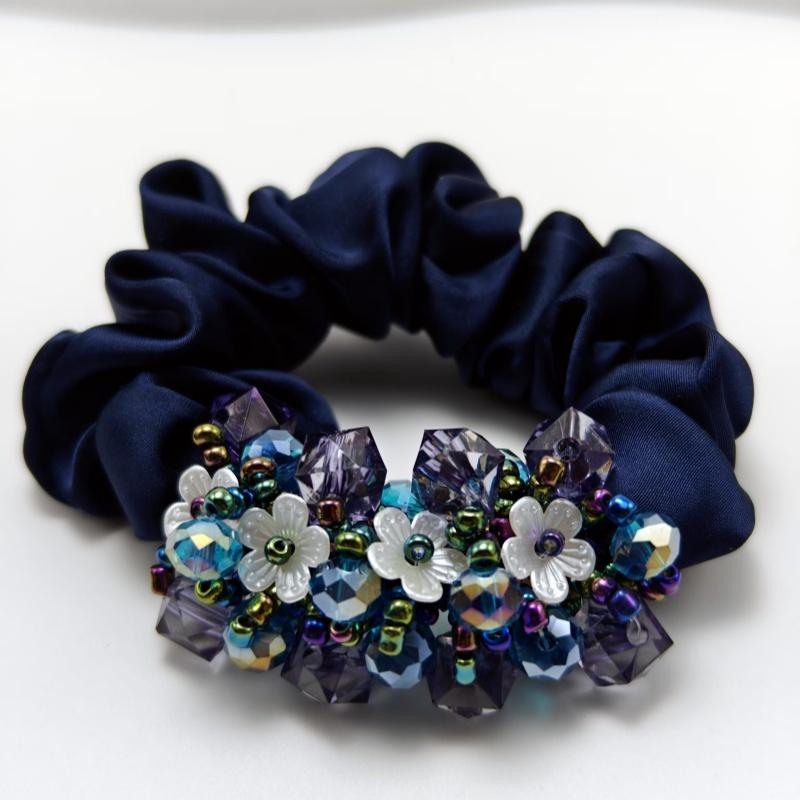 New Arrvial Luxurious Acrylic Flower Scrunchie Hair Tie Satin Crystal Ponytail Holder Fashionable Women Hair Accessories