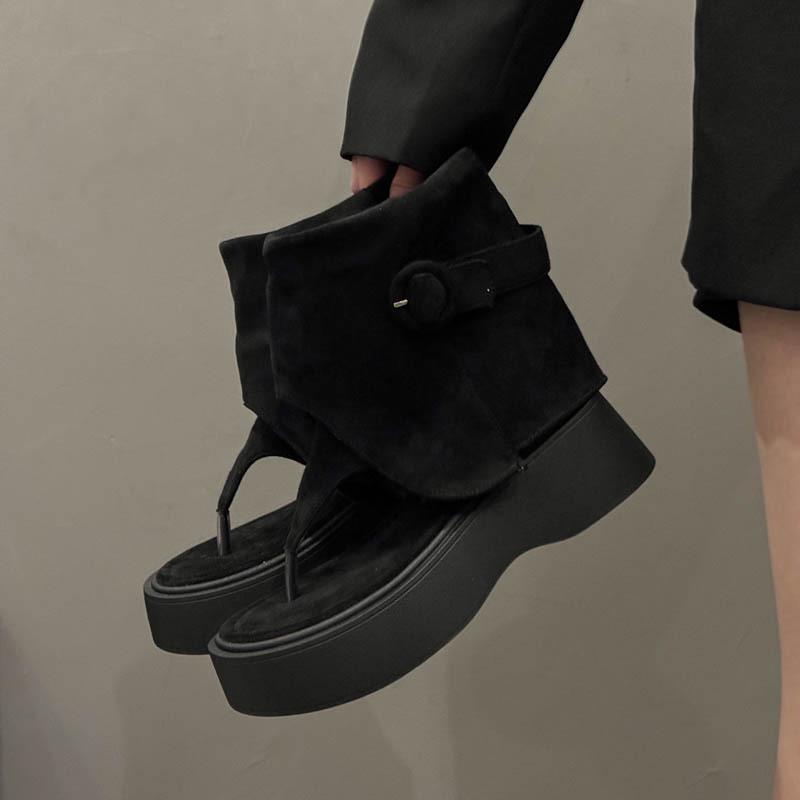 

Повседневные сандалии с перемычкой для пальца, женские летние новые 2025, замшевый нишевый дизайн, крутые ботинки на толстой подошве, ретро женская обувь 40 чёрный