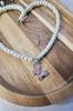 Zarter Perlenchoker mit Emaille-Schmetterlingsanhänger