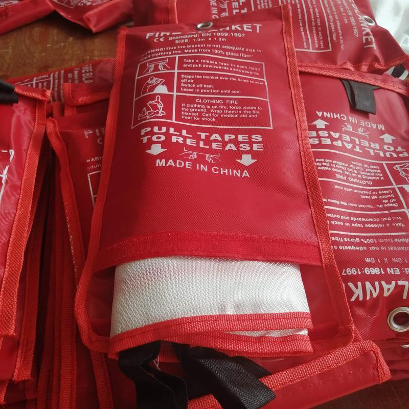 High-Temperature Fireproof Fiberglass Blanket for Home, Car, and Outdoor Emergencies
