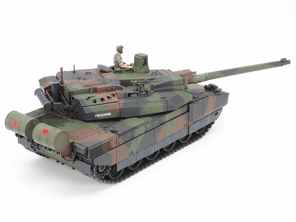 Tamiya 1/35 Military Miniature Series Leclerc (Series 2) Plastic Model Kit
