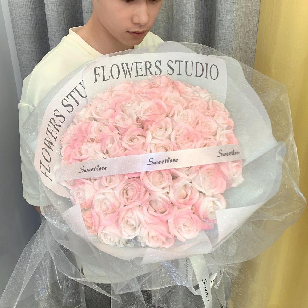 Seifenstrauß mit blauen Rosen in Crushed-Eis-Optik – Valentinstags- oder Geburtstagsgeschenk für Freund/Freundin