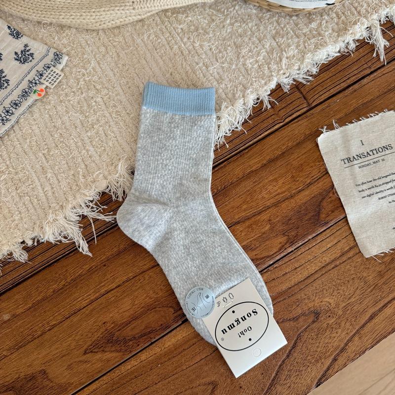 

Autumn and Winter Micro-pressed Color-blocking Twisted Mid-calf Socks, Women s Color-blocking Boneless Socks, Beautiful Pile Socks 1 pair