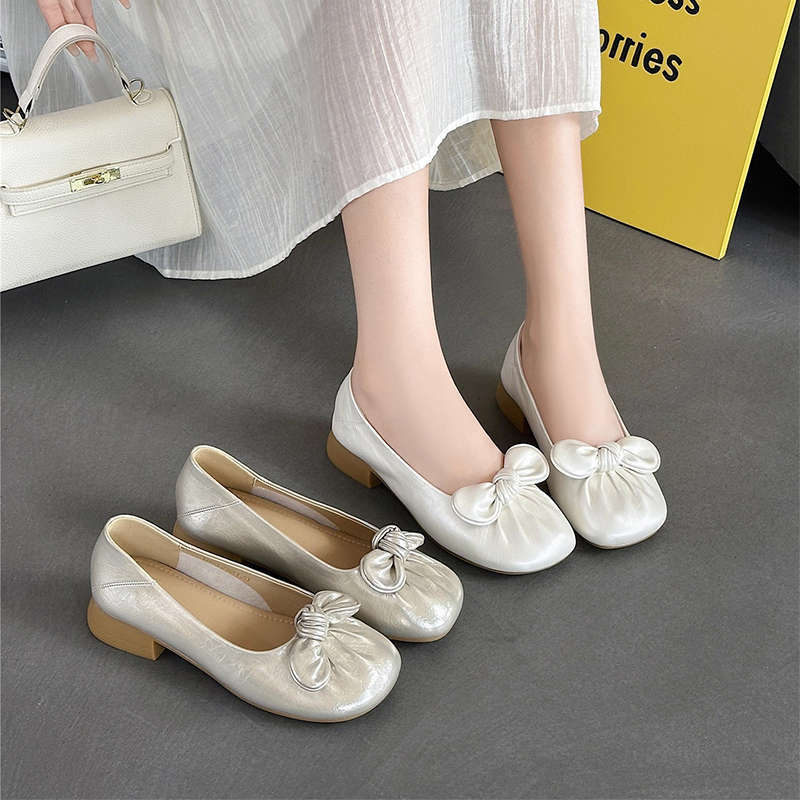 Shallow mouth round head soft leather grandma shoes comfortable versatile Doudou shoes women's 2025 spring and autumn new bow low heel single shoes
