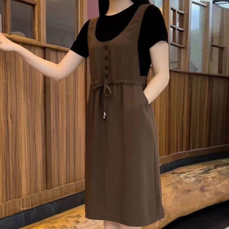 Plus Size Women's Stylish Age-Reducing Two-Piece Dress with Short Sleeves and Round Neck Mid-Length Skirt.