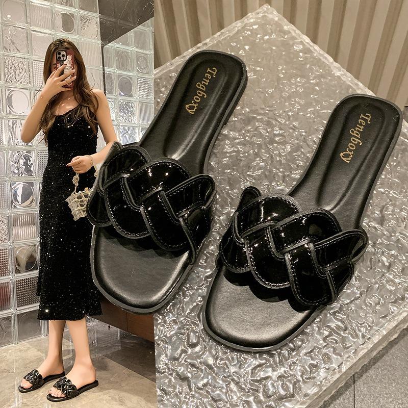 

New Women s Anti-slip Flat Beach Soft-soled Shoes and One-shoulder Flip-flops 43 чорний