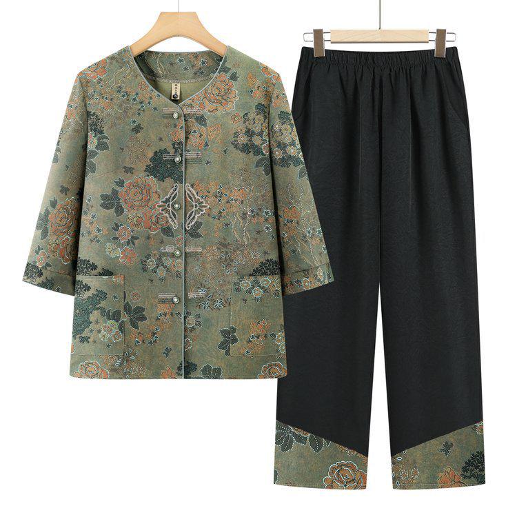 

2026 New Style Women s Summer Outfit: Mid-Sleeve Shirt & Pants Two-Piece Set for Elderly 3XL (120-135 Jin)