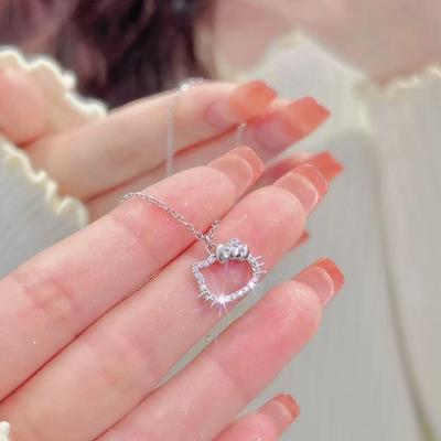 Collar de Hello Kitty Chapado en Oro Real - Lindo Colgante de Gatito para la Clavícula, Regalo Ideal para Mejores Amigas o Cumpleaños