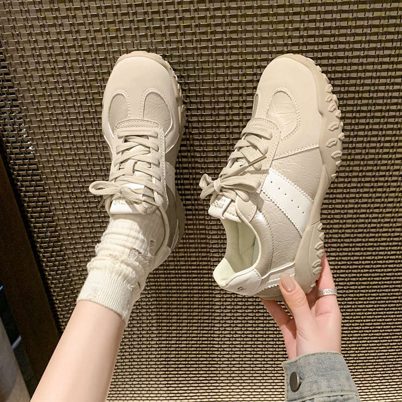 Sport- och fritidsbrädeskor mjuk sula små Forrest Gump-skor dam 2025 vår ny mångsidig populär tjocksulad tysk träningssko