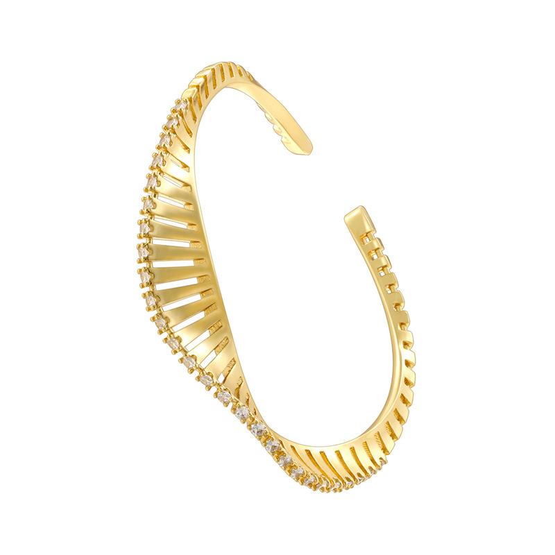 New Hollow Spherical Bracelet with Niche Design, High-end Feel, Light Luxury, Versatile and Open Mouth Jewelry Set