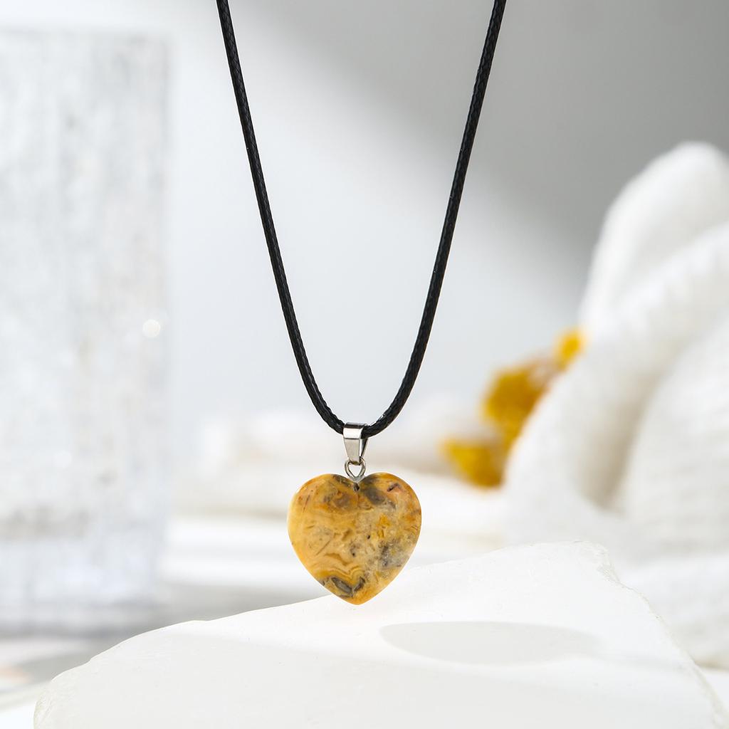 Natural crystal peach heart pendant, Dongling, tiger eye stone, three-dimensional heart-shaped pendant, accessories