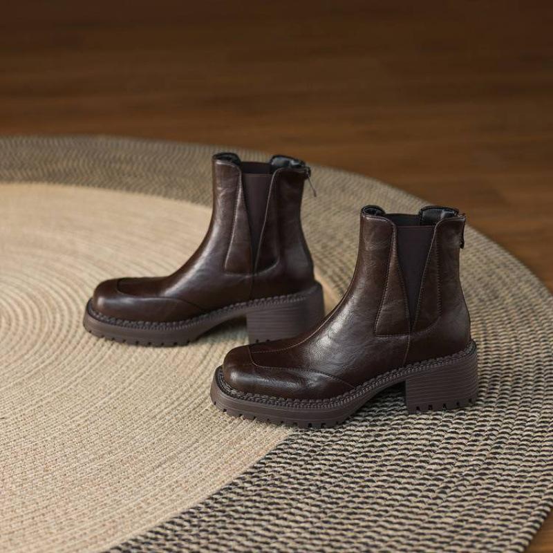 New women's large-size platform leather boots medium heel solid color square heel round head medium boots autumn and winter non-slip Martin boo