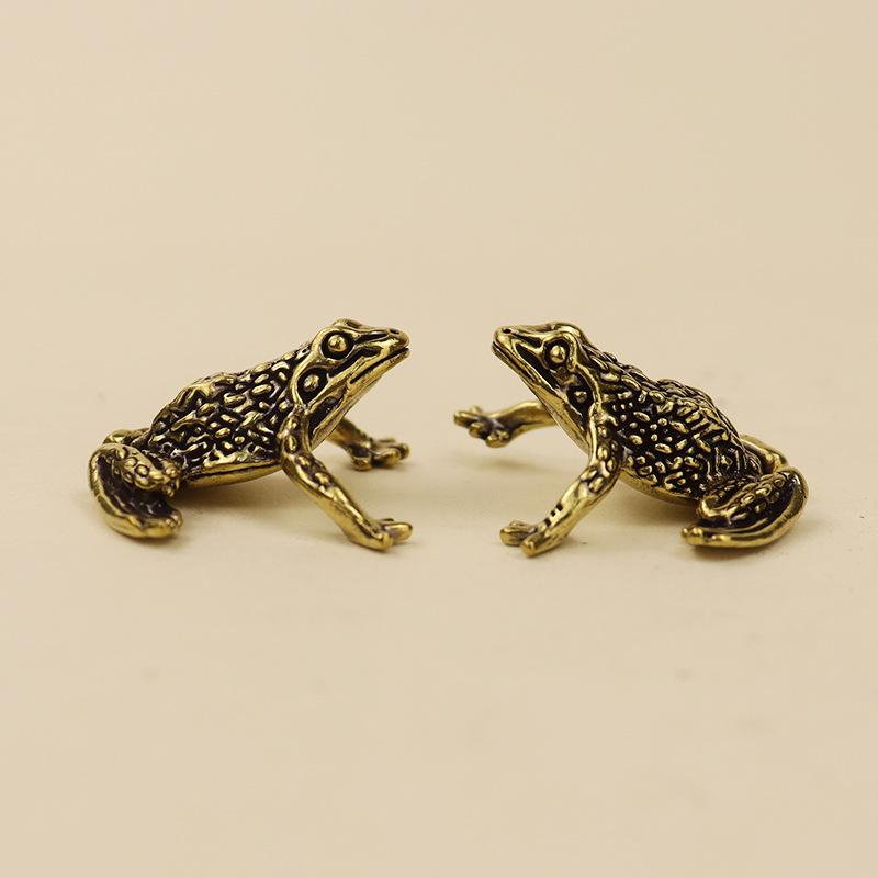 Brass Feng Shui Money Toad Figurine Positive Chi Attracting Ornament Antique Finish Decor for Home Garden Indoor Outdoor Gift