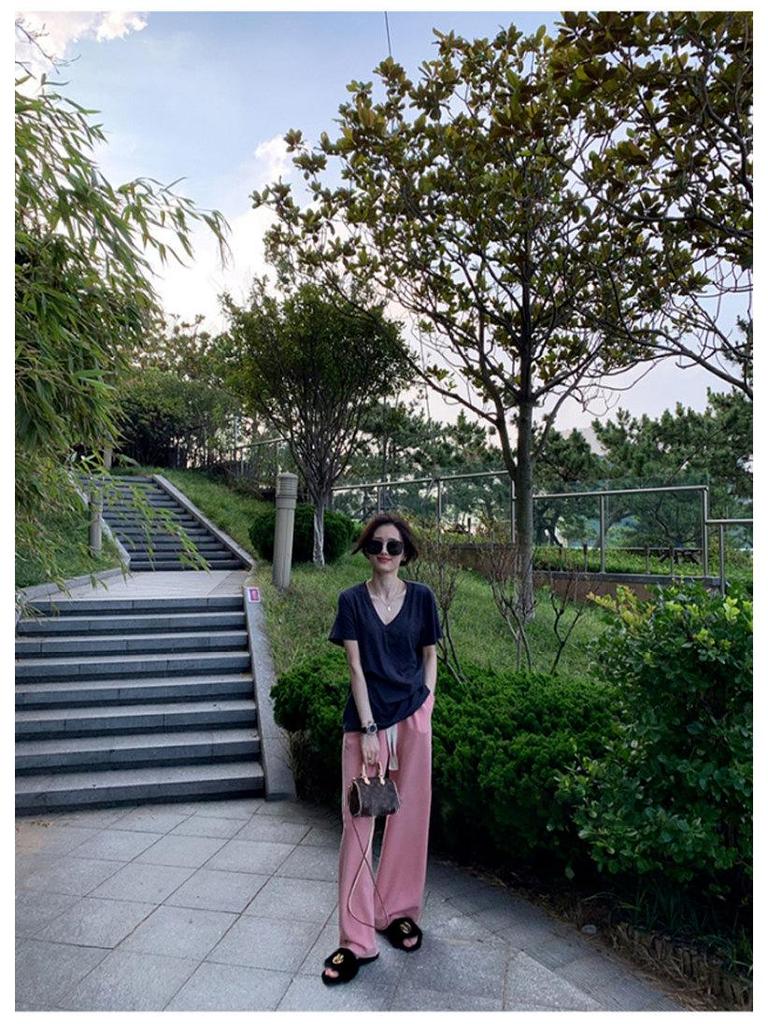 Women's Minimalist High-End White Short Sleeve T-shirt, Summer 2023