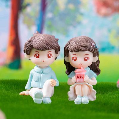 2Pcs Adorable Cartoon Couple Ornaments Figurines Lovely Resin Miniatures for Fairy Gardens Dollhouses Plant Decor